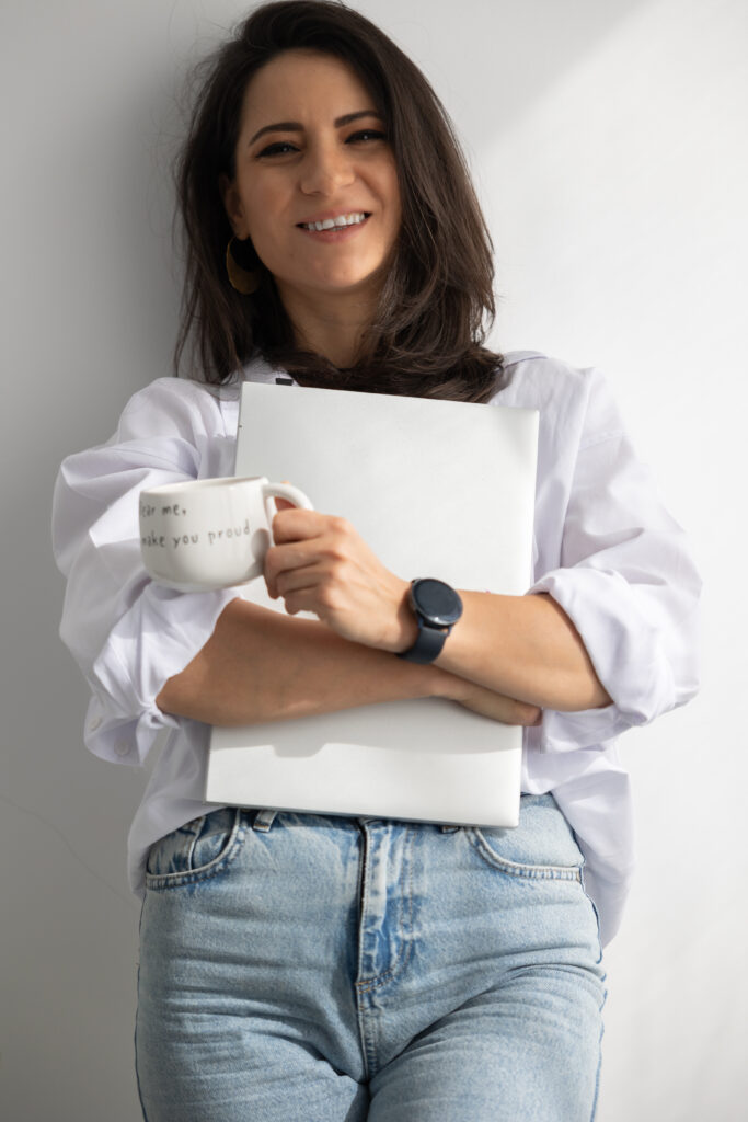 Despre Mine 683x1024